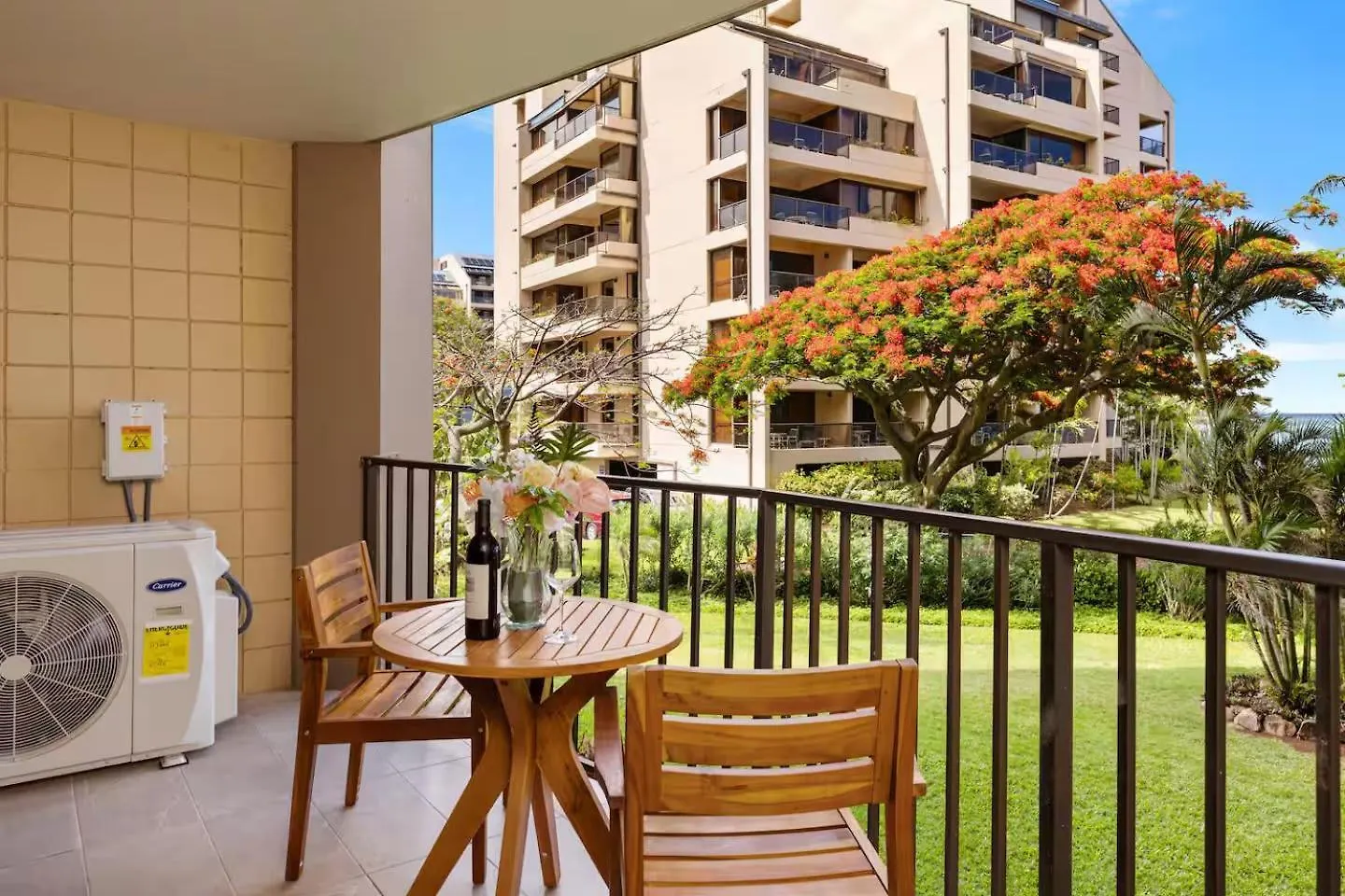 Luxe Oceanfront Escape, Ocean Views With Ac Comfort Kahana Semesterbostad