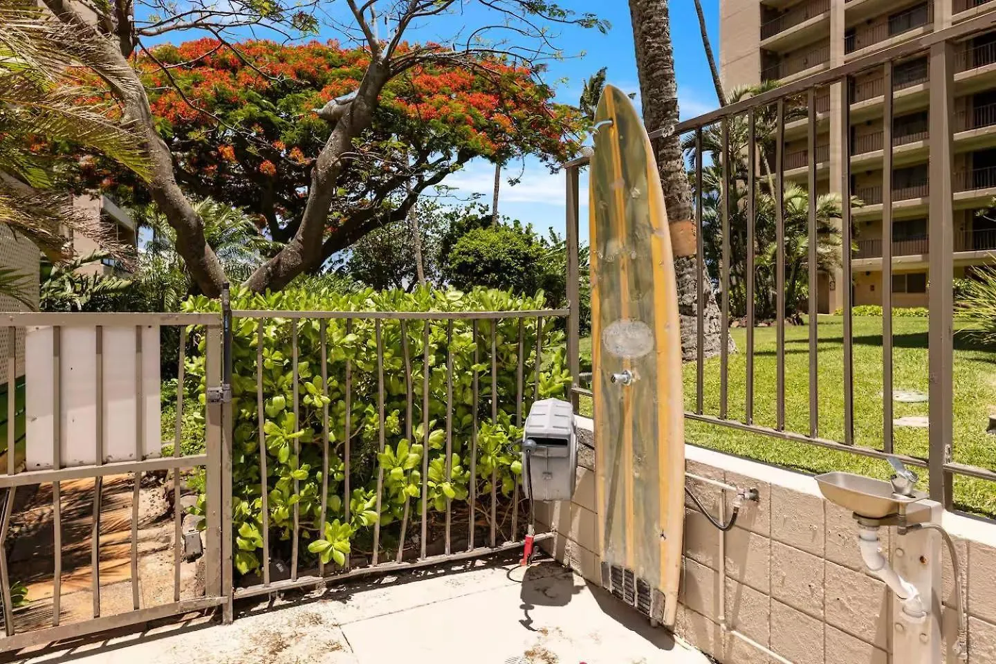 Luxe Oceanfront Escape, Ocean Views With Ac Comfort Kahana Semesterbostad