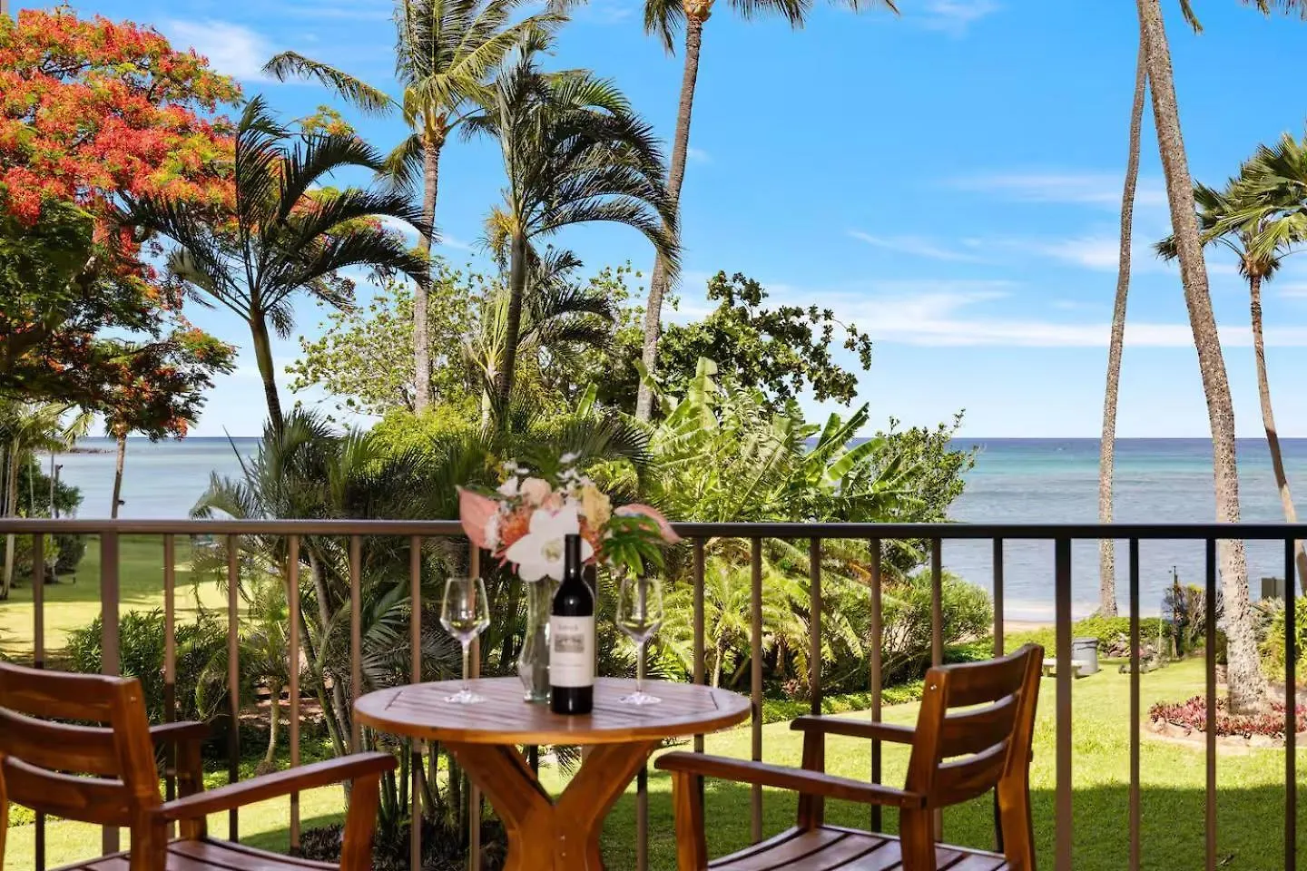 Luxe Oceanfront Escape, Ocean Views With Ac Comfort Kahana