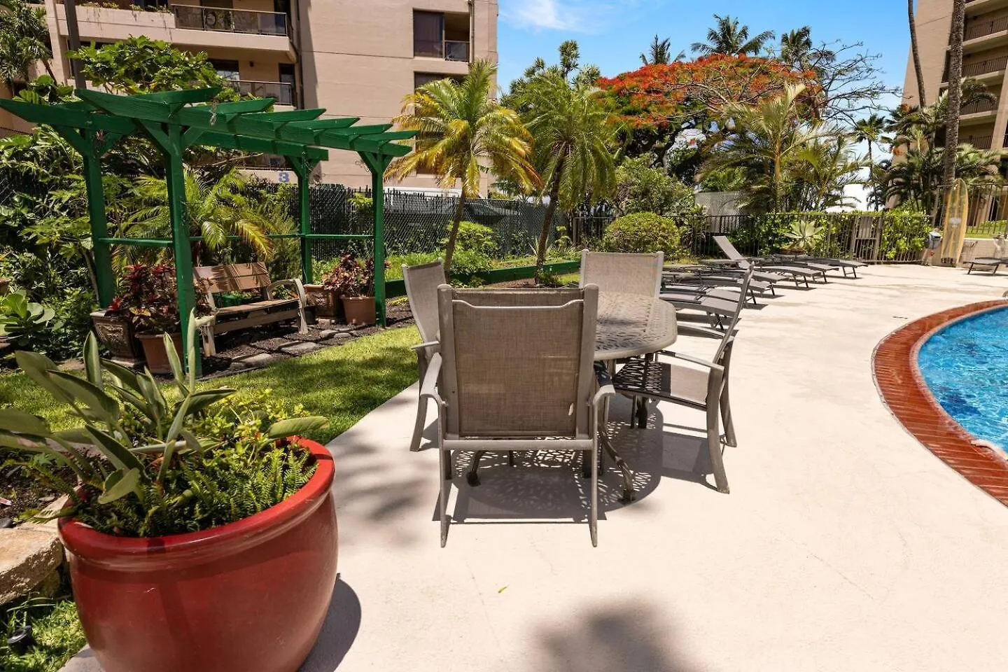 Luxe Oceanfront Escape, Ocean Views With Ac Comfort Kahana