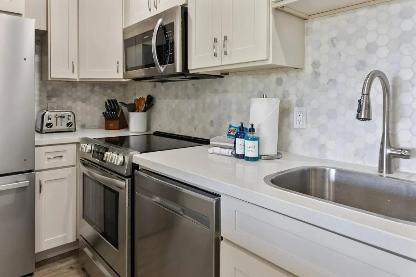 Luxe Oceanfront Escape, Ocean Views With Ac Comfort Kahana Dom wakacyjny